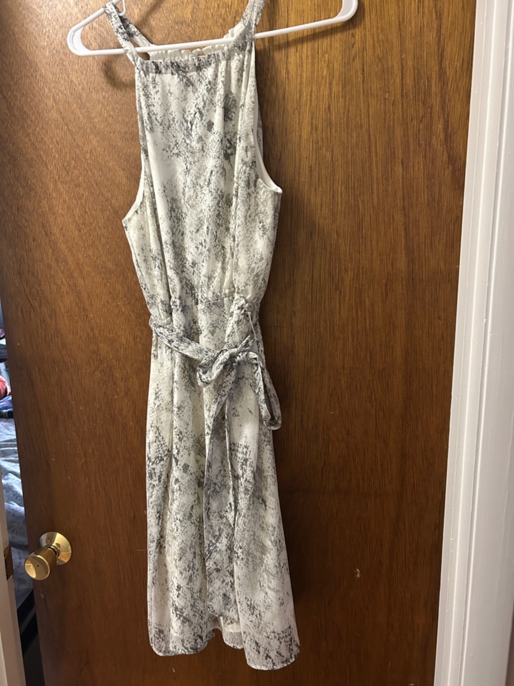 Sleeveless White & Gray Printed Tie-Waist Midi Dress